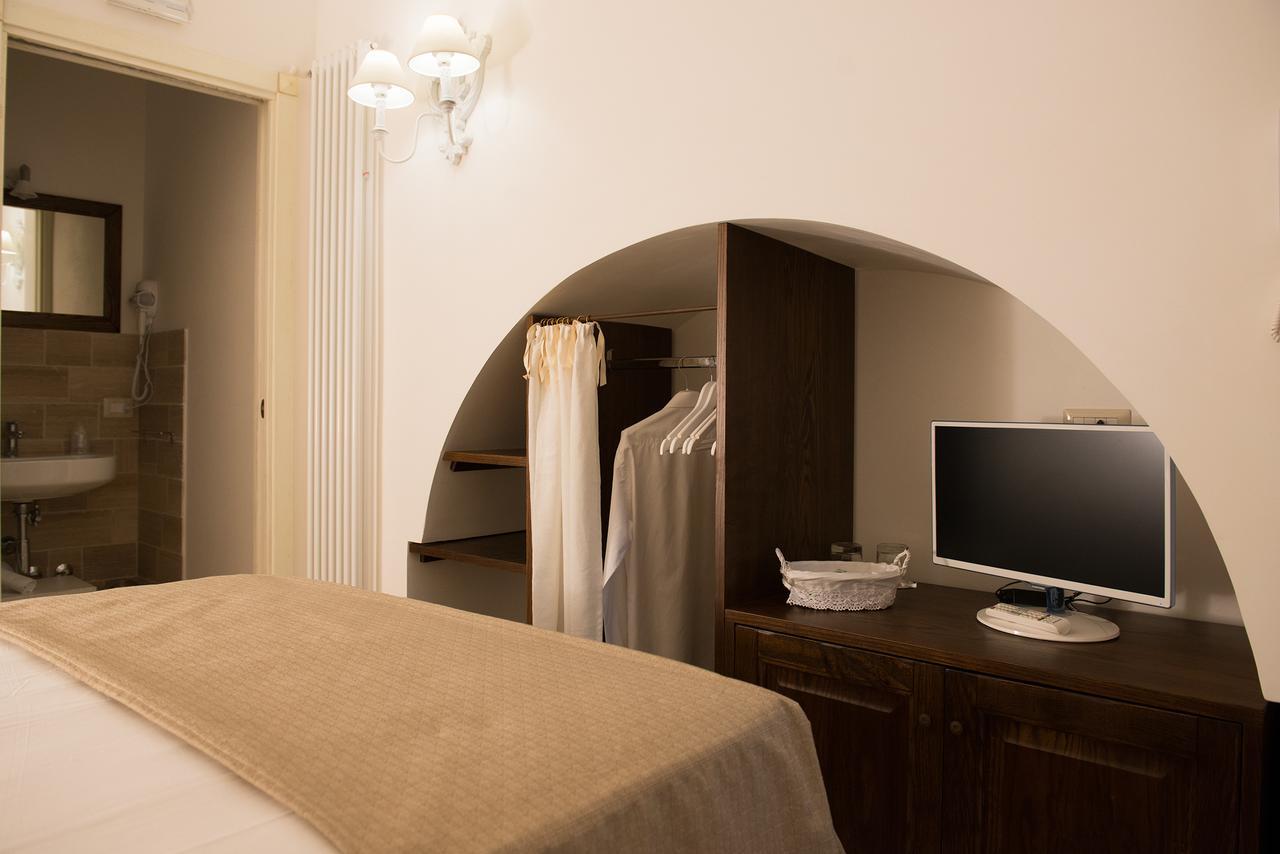 Antica Via Roma B&B E Relax มอนตาลบาโน ภายนอก รูปภาพ
